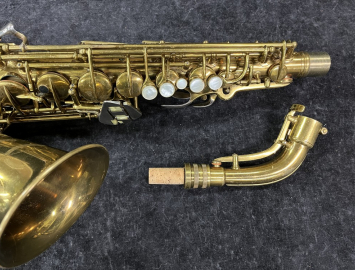 Photo Gorgeous Original Lacquer Conn 26M CONNQUEROR Alto Sax - Serial # 267915